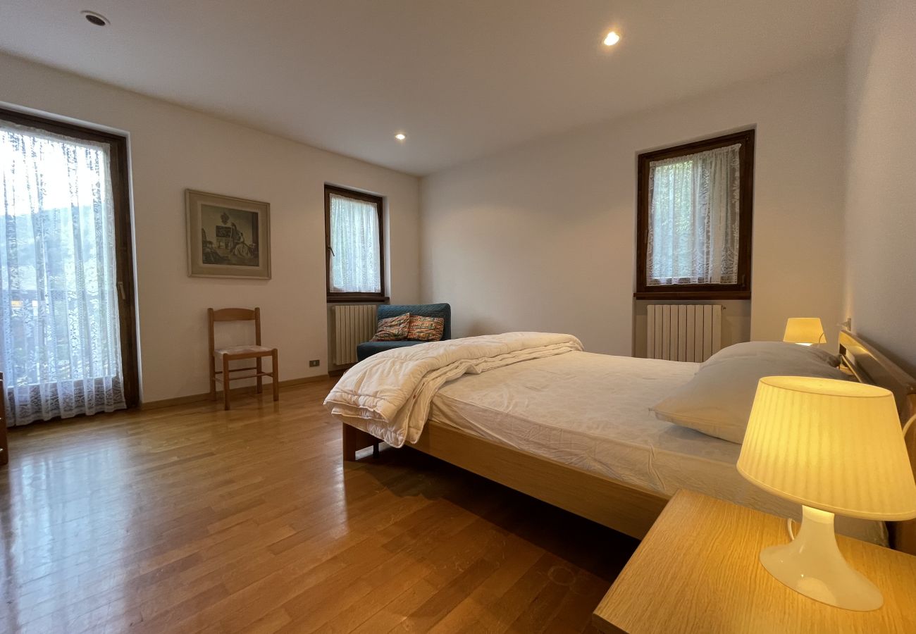 Appartamento a Giustino - 038 - Trilocale Loc. Vadaione, Giustino