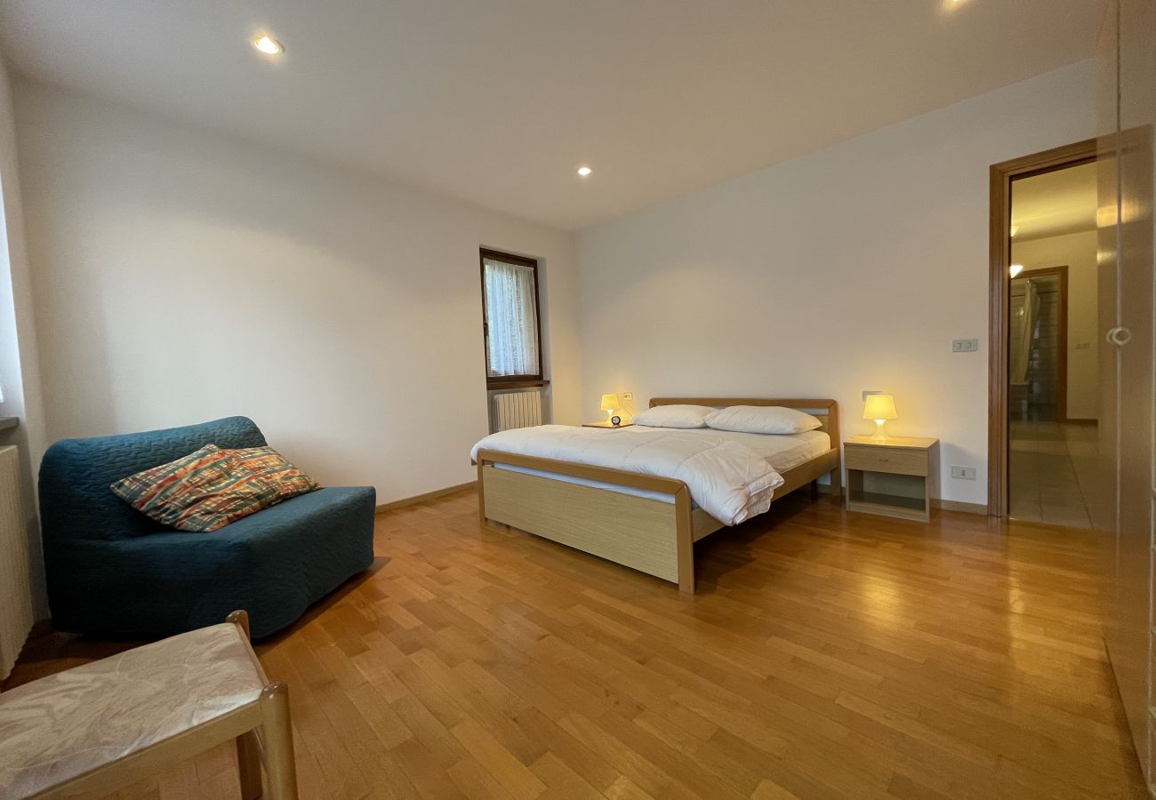 Appartamento a Giustino - 038 - Trilocale Loc. Vadaione, Giustino