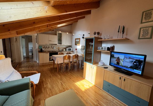 Appartamento a Giustino - 046 Luminosa mansarda, Giustino