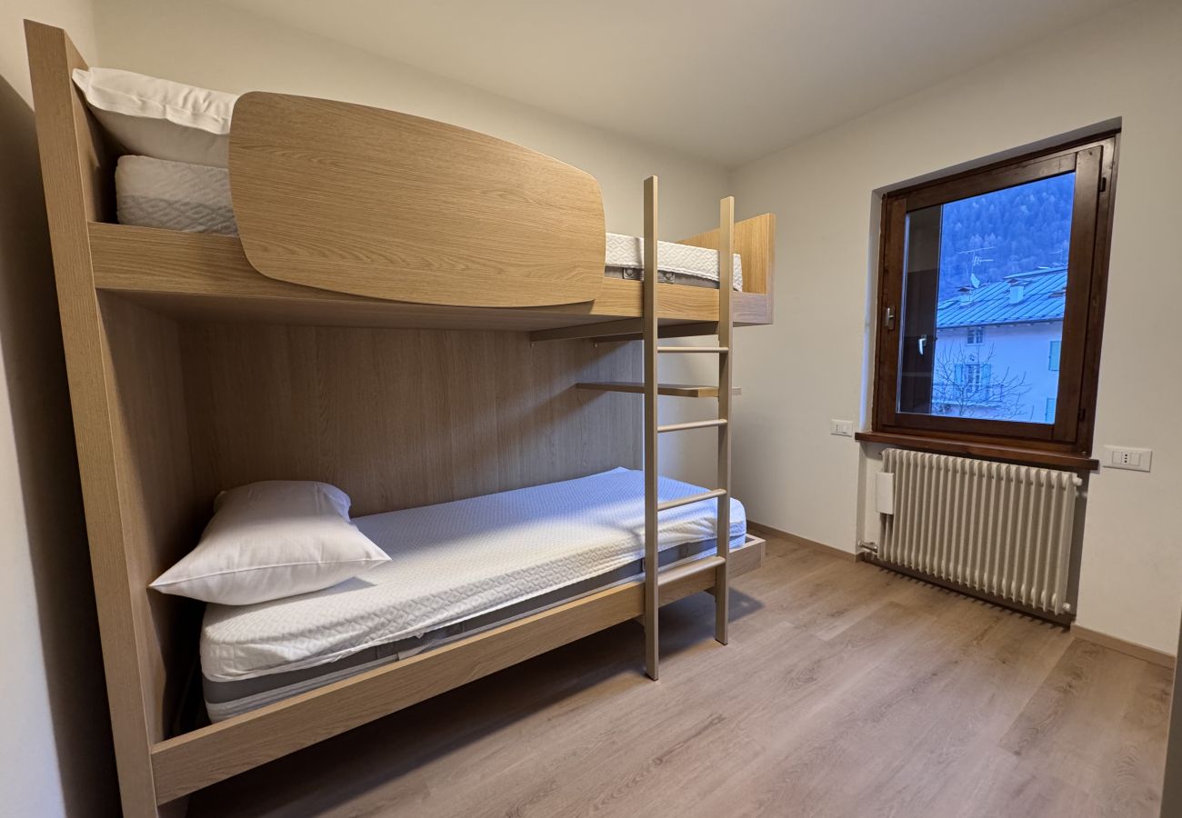 Appartamento a Pinzolo - 099 Trilocale Alpina, Pinzolo