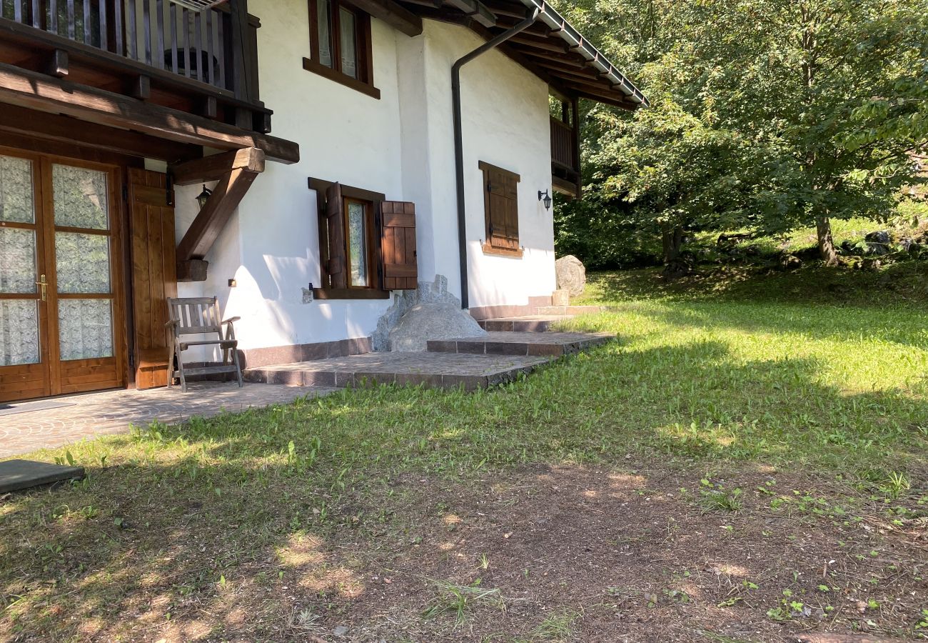 Appartamento a Pinzolo - 043 Trilocale nel bosco, Pinzolo
