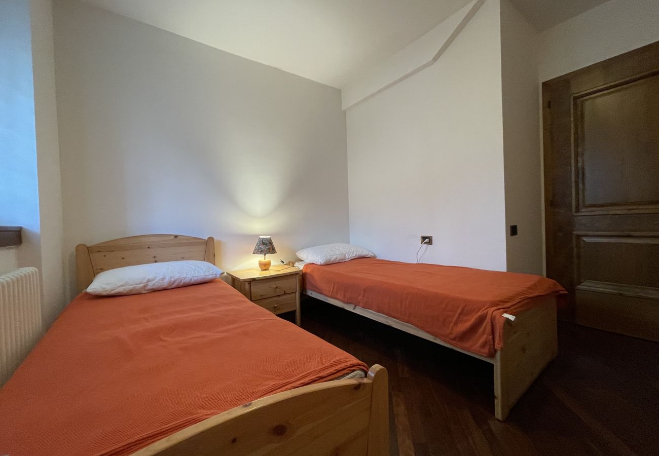 Appartamento a Pinzolo - 043 Trilocale nel bosco, Pinzolo