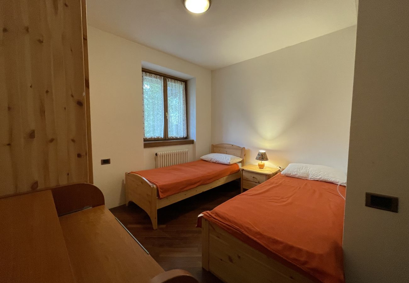 Appartamento a Pinzolo - 043 Trilocale nel bosco, Pinzolo