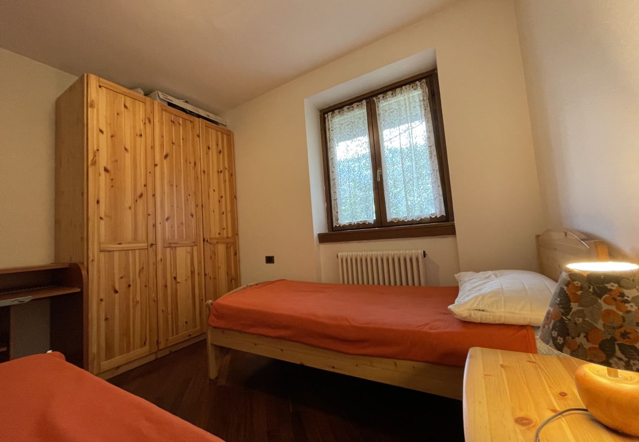 Appartamento a Pinzolo - 043 Trilocale nel bosco, Pinzolo