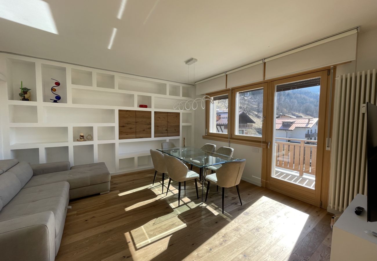 Appartamento a Pinzolo - 021 Attico Quadrilocale, Pinzolo