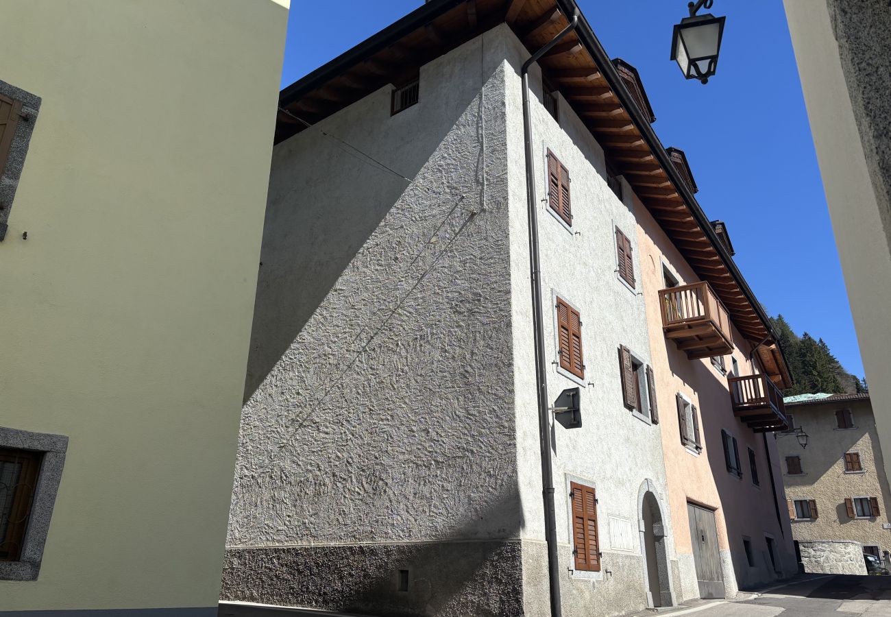 Appartamento a Carisolo - 061 Bilocale mansardato, Carisolo