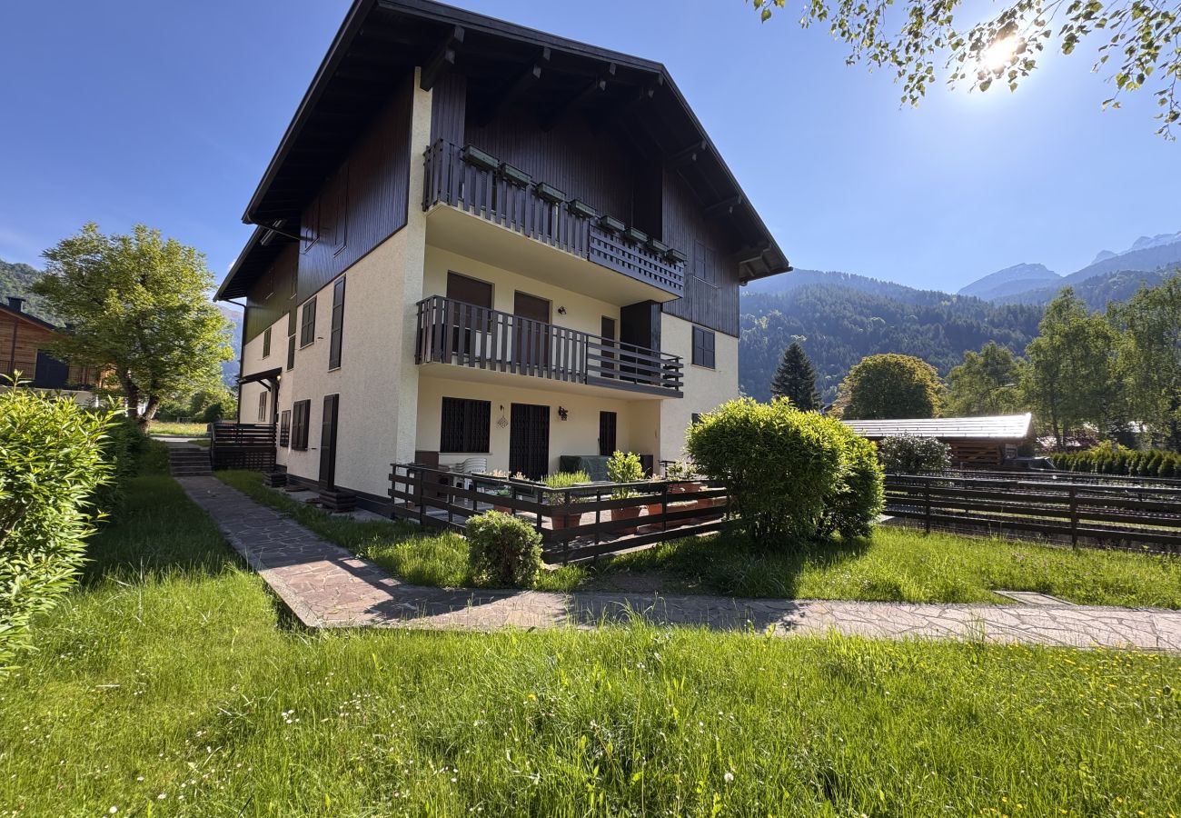 Appartamento a Pinzolo - 002 Moderno trilocale, Pinzolo