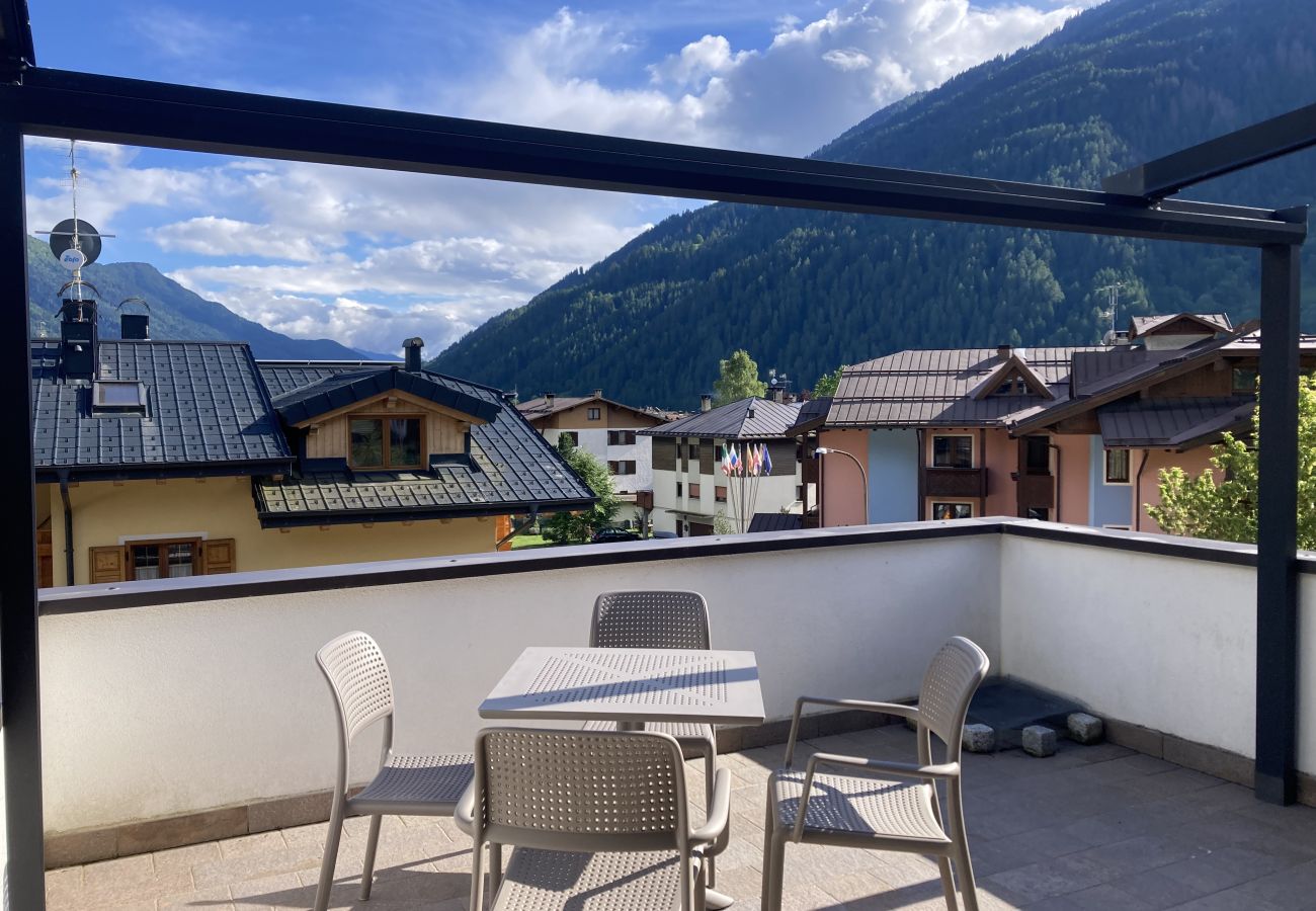 Appartamento a Pinzolo - 008 Trilocale con terrazzo panoramico