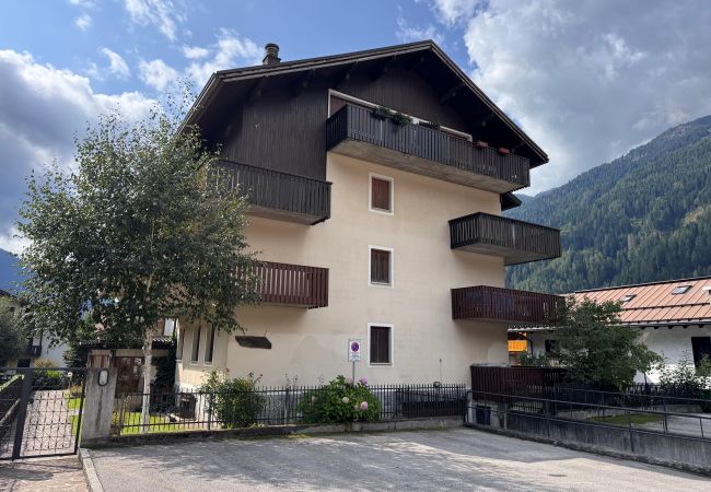 Appartamento a Giustino - 089 Ampio trilocale con doppi servizi, Giustino Appartamento a Giustino - 089 Ampio trilocale con doppi servizi, Giustino