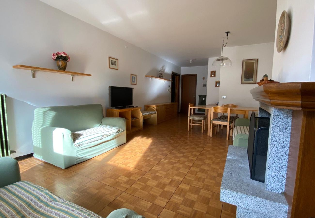 Appartamento a Giustino - 089 Ampio trilocale con doppi servizi, Giustino