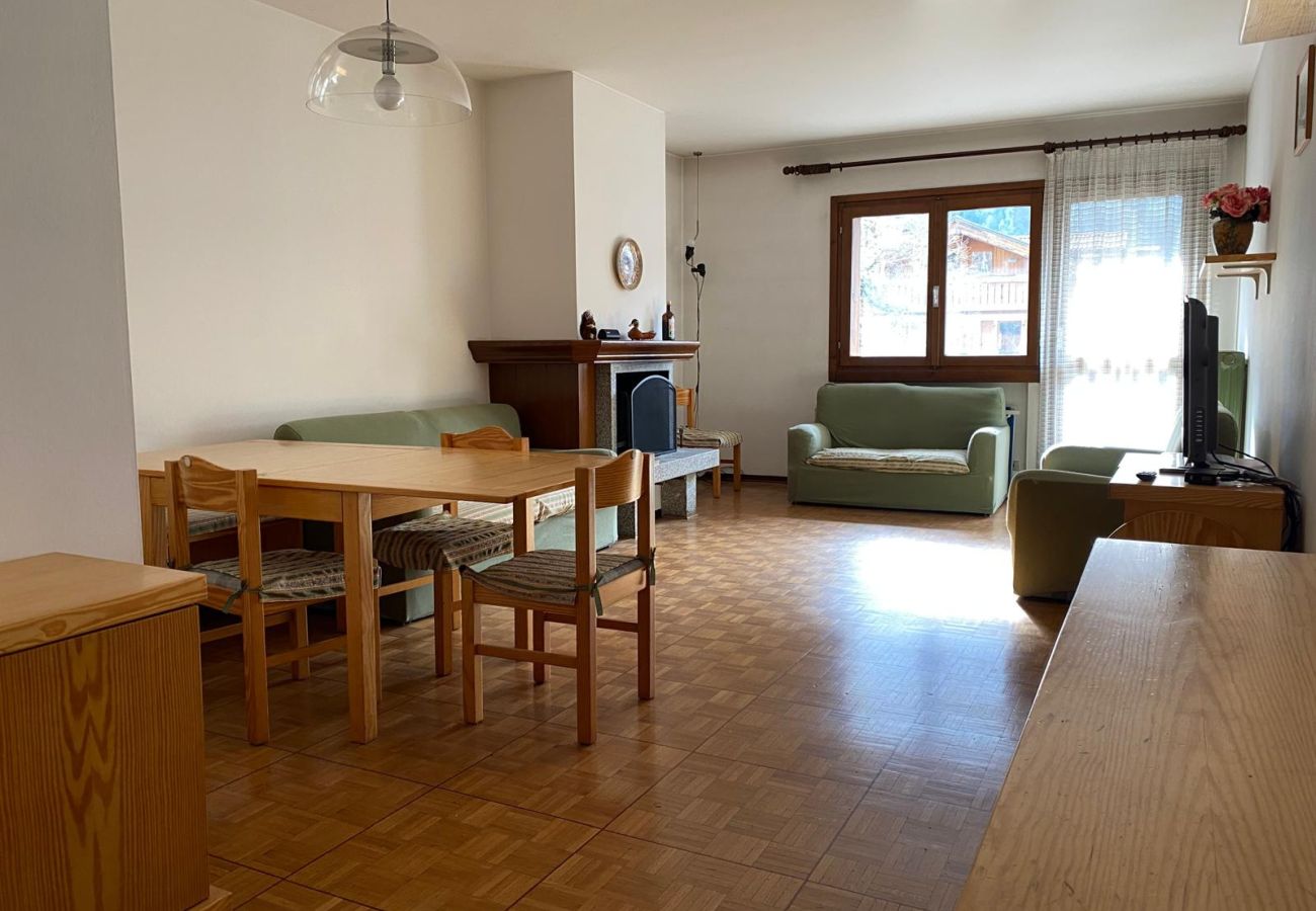 Appartamento a Giustino - 089 Ampio trilocale con doppi servizi, Giustino