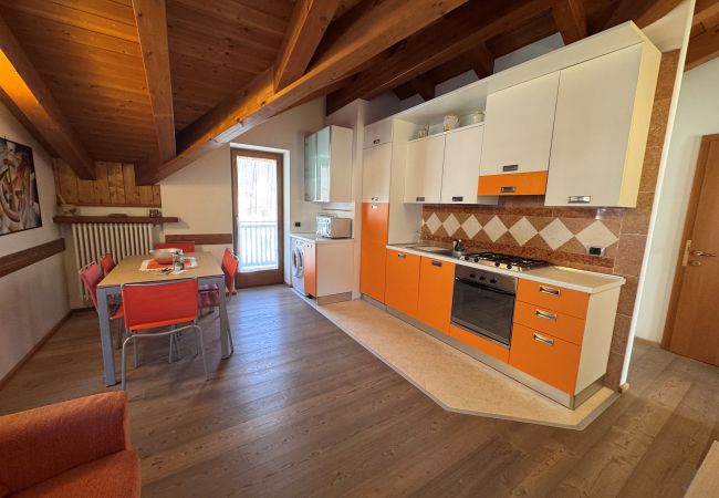 Appartamento a Pinzolo - 097 Trilocale Explora Arancione, Pinzolo