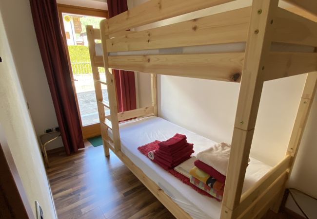 Appartamento a Pinzolo - 011 Trilocale Explora Rosso Appartamento a Pinzolo - 011 Trilocale Explora Rosso