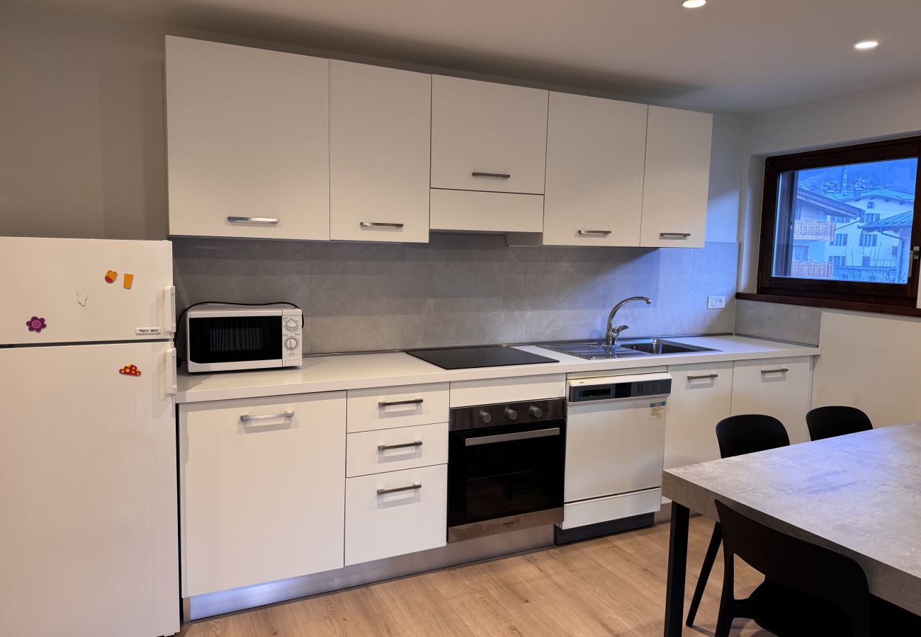 Appartamento a Pinzolo - 099 Trilocale ristrutturato, Pinzolo centro