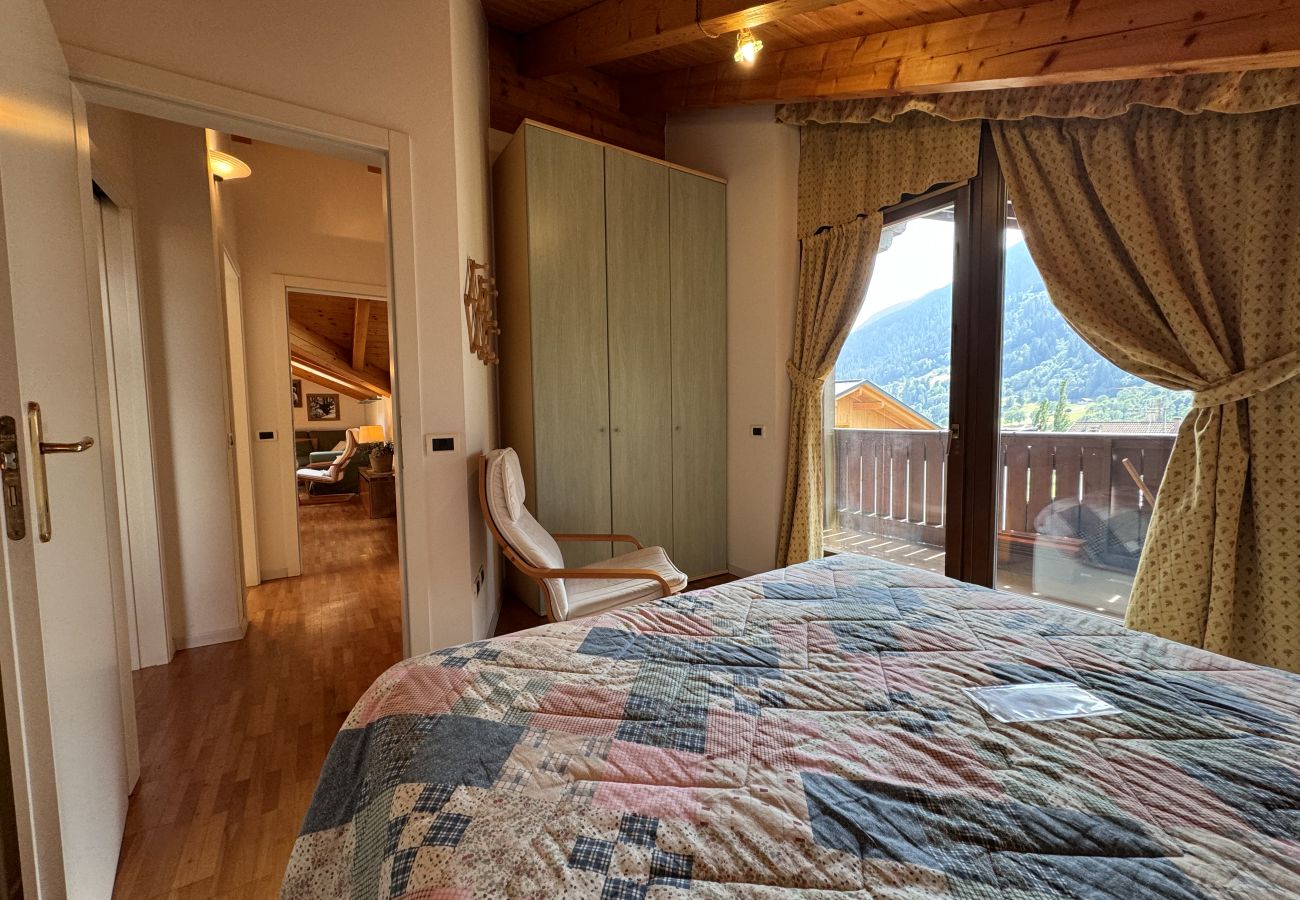 Appartamento a Giustino - 008 Trilocale mansardato, Giustino