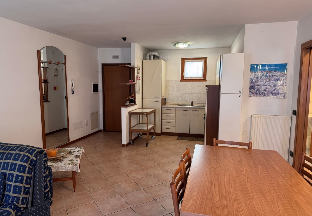 Appartamento a Carisolo - 025 Trilocale Piano Terra, Carisolo